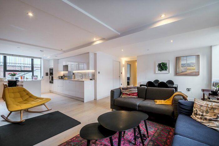 2 Bedroom Flat To Rent In Chevron Apartments, Bermondsey SE1