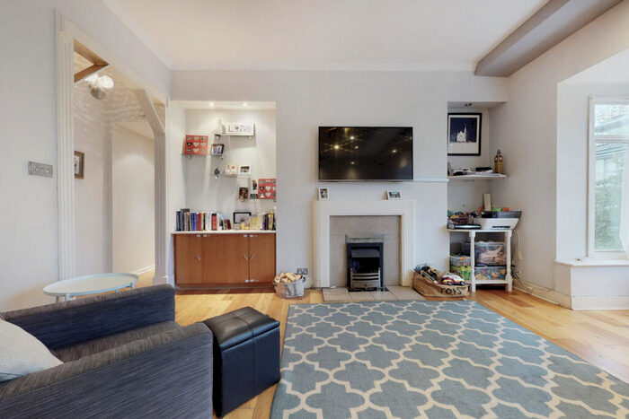 2 Bedroom Flat To Rent In St. Edmunds Court, - St. Edmunds Terrace, NW8