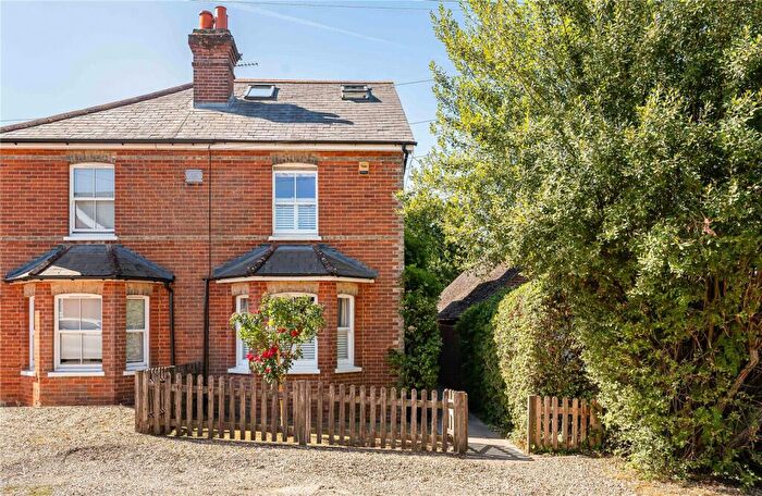 4 Bedroom Semi Detached House For Sale In Prospect Road, Rowledge, Farnham, Surrey, GU10