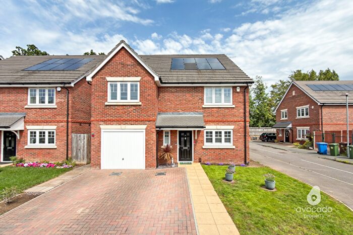 4 Bedroom Detached House For Sale In The Docks, Bracknell, RG12