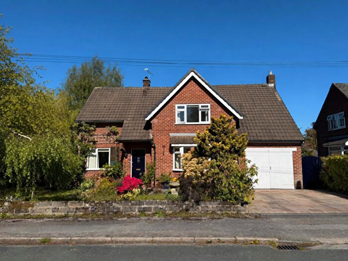 3 Bedroom Detached House For Sale In Fairbourne Avenue, Wilmslow, SK9