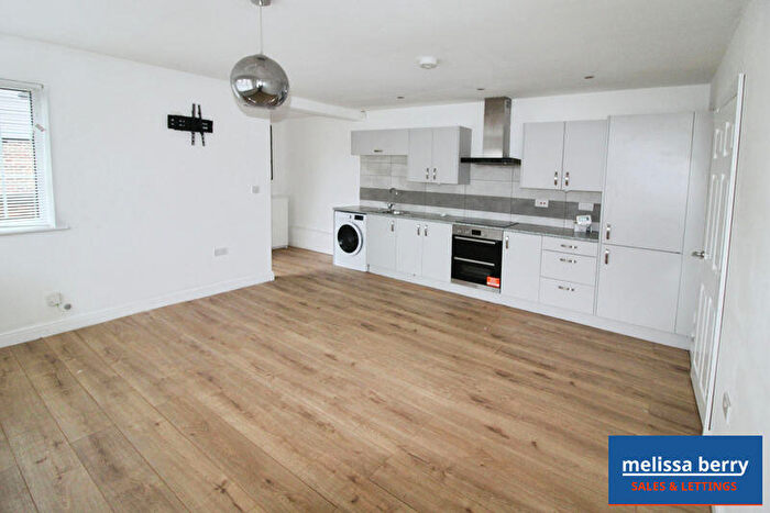 2 Bedroom Flat To Rent In Agecroft Road East, Prestwich, Manchester, M25