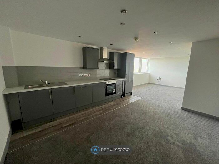 2 Bedroom Flat To Rent In Yeadon Place, Yeadon, LS19