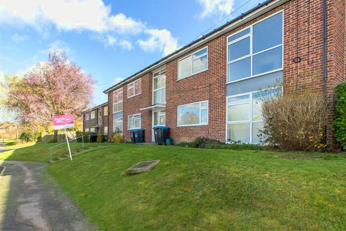 2 Bedroom Flat To Rent In Mill Lane, Hurst Green, Oxted, RH8