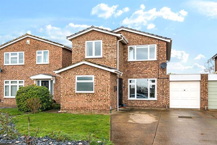 4 Bedroom Detached House For Sale In Prinknash Road, Bedford, MK41