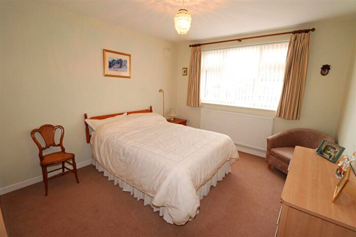 3 Bedroom Detached Bungalow For Sale In Eden Croft, Kenilworth, CV8