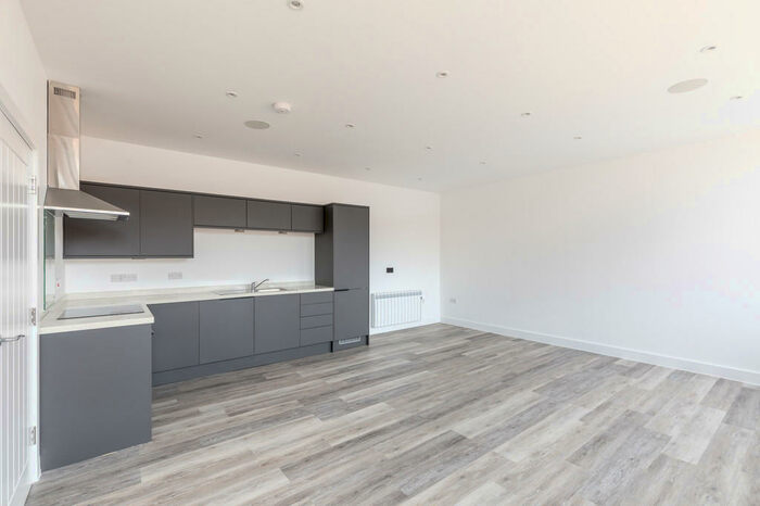 1 Bedroom Apartment To Rent In Queens Square, Crawley, RH10