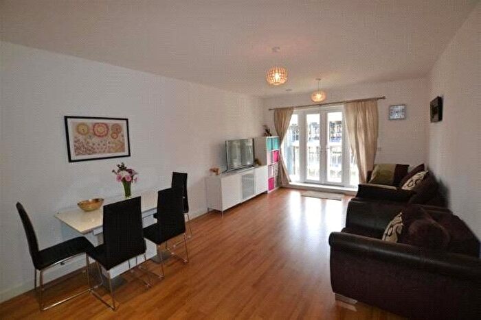 2 Bedroom Flat To Rent In Wintergreen Boulevard, West Drayton, UB7
