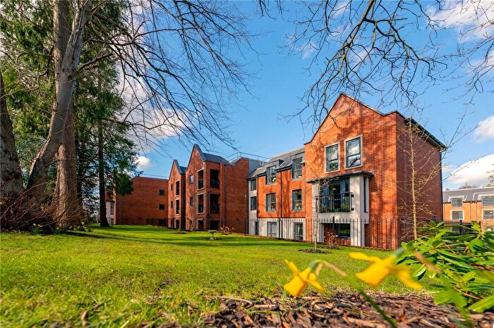1 Bedroom Flat To Rent In Birch Place, Dukes Ride, Crowthorne, Berkshire, RG45