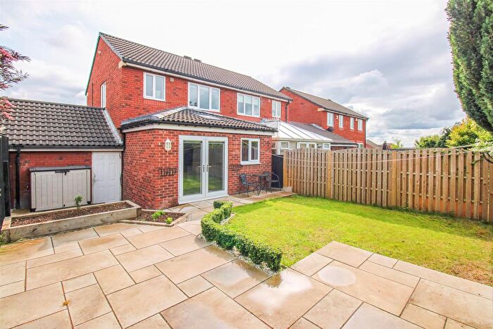 3 Bedroom Semi-Detached House For Sale In Manor Crest, Crigglestone, Wakefield, WF4