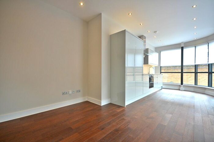 2 Bedroom Apartment To Rent In London Road, RG12