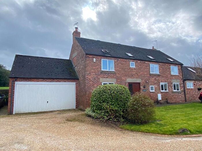 4 Bedroom Barn Conversion For Sale In Woodfall Lane, Quarndon, DE22