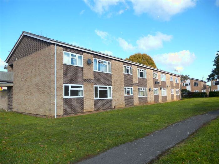 2 Bedroom Apartment To Rent In Moorland Road, Witney, OX28