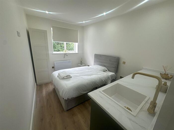 1 Bedroom Studio To Rent In Tolcarne Drive, Pinner, HA5