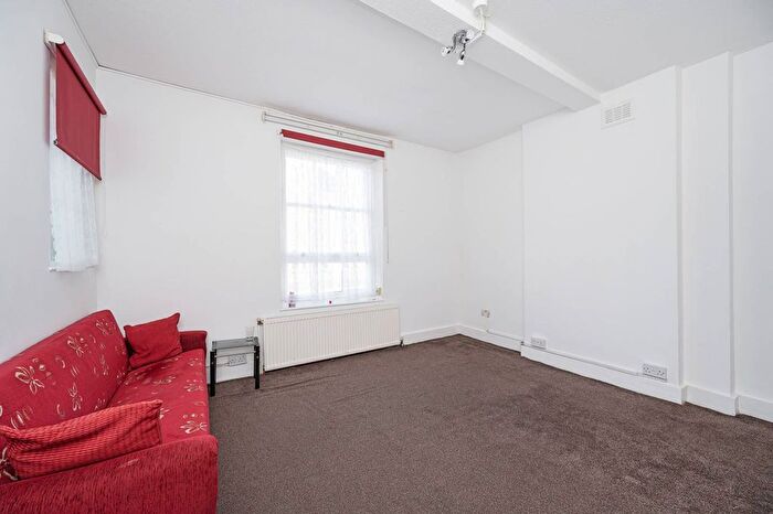 1 Bedroom Flat To Rent In Derby Lodge, King's Cross, London, WC1X