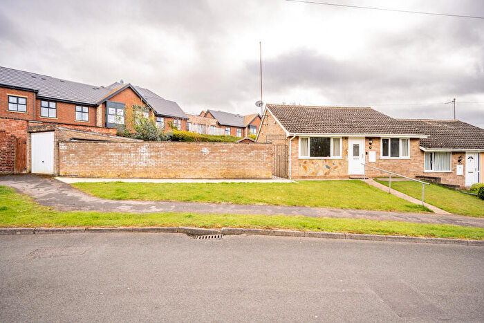 2 Bedroom Semi-Detached Bungalow For Sale In Severn Way, Kettering, NN16