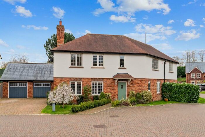 3 Bedroom Semi-Detached House For Sale In Banwell Place, Heath And Reach, Leighton Buzzard, LU7