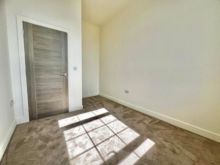 1 Bedroom Flat To Rent In Town Street, Horsforth, Leeds, West Yorkshire, LS18