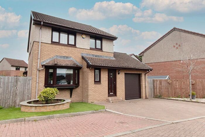 3 Bedroom Detached House For Sale In Ballantyne Place, Livingston, EH54
