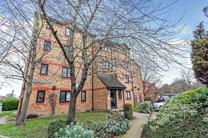 2 Bedroom Flat To Rent In Cold Blow Lane, London, SE14