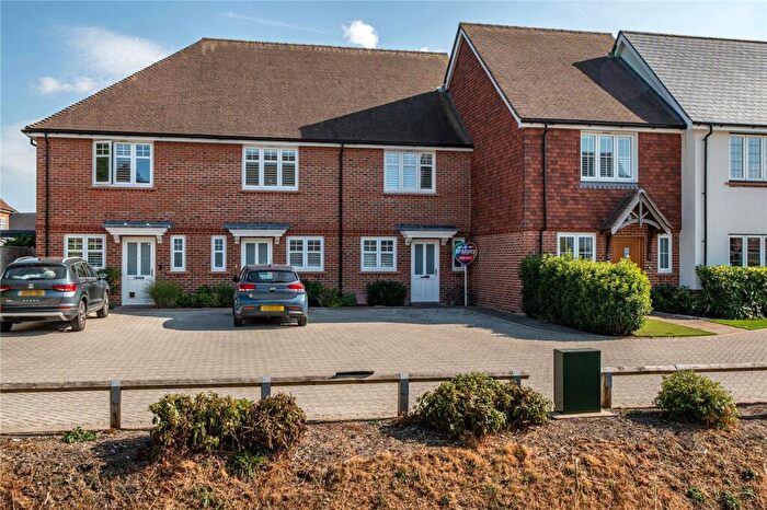 2 Bedroom House For Sale In Emerald Avenue, Fleet, Hampshire, GU51