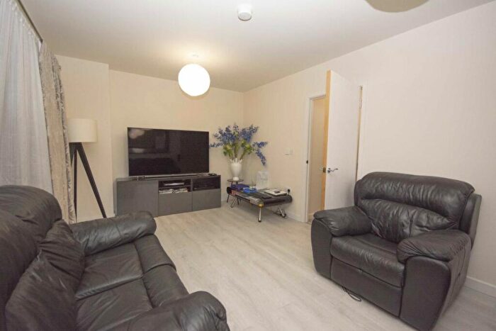 5 Bedroom House To Rent In Duarte Close, Harrow, HA1