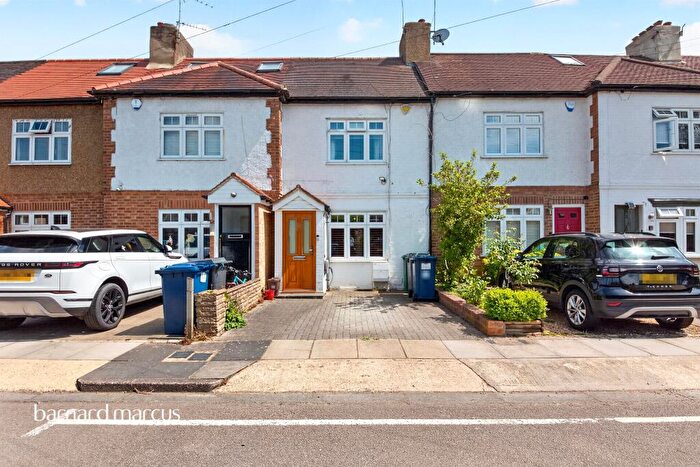 2 Bedroom Terraced House For Sale In Sherwood Terrace, London, N20