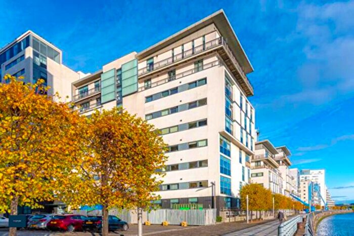 2 Bedroom Flat To Rent In Flat / Castlebank Place Glasgow, G11