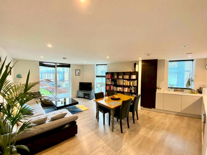 3 Bedroom Apartment To Rent In Rookery Court, Leyton, E10