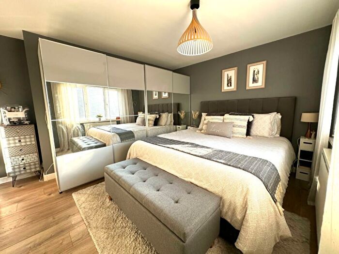 2 Bedroom Terraced House For Sale In Crane Walk, Thorplands Brook, Northampton, NN3