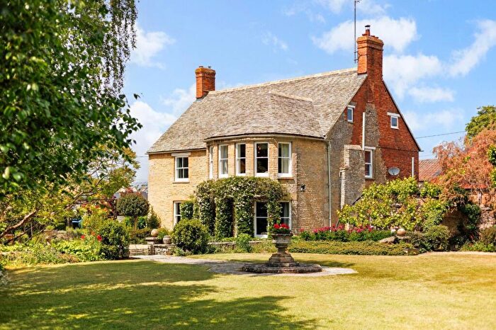 5 Bedroom Detached House For Sale In Main Street, Clanfield, Bampton, Oxfordshire, OX18