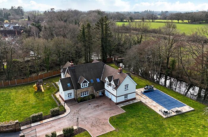 6 Bedroom Detached House For Sale In Heather Lane, Up Nately, Hook, RG27