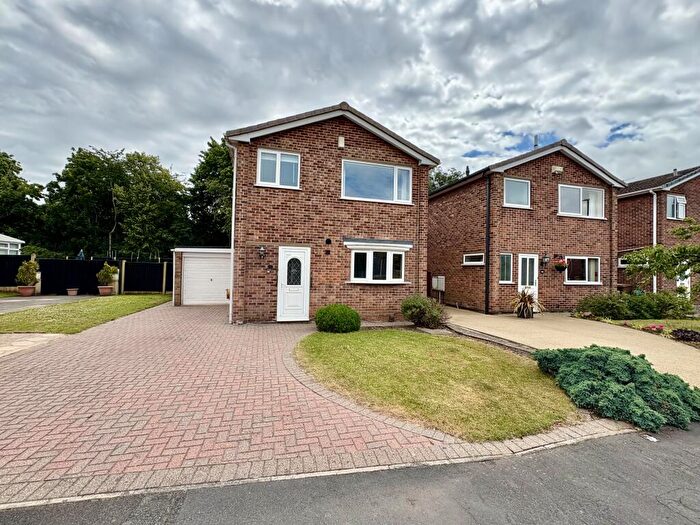 3 Bedroom House To Rent In Croxall Close, Clifton, NG11