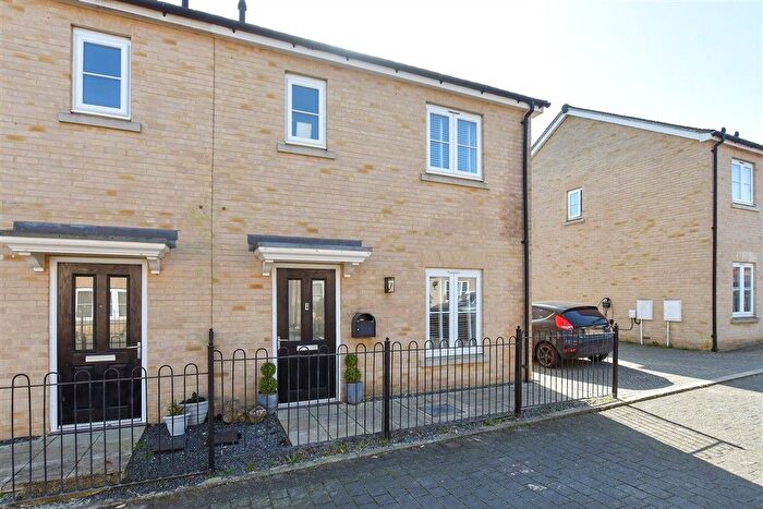3 Bedroom Semi Detached House For Sale In Barn Owl Way, Whitfield, Dover, Kent, CT16