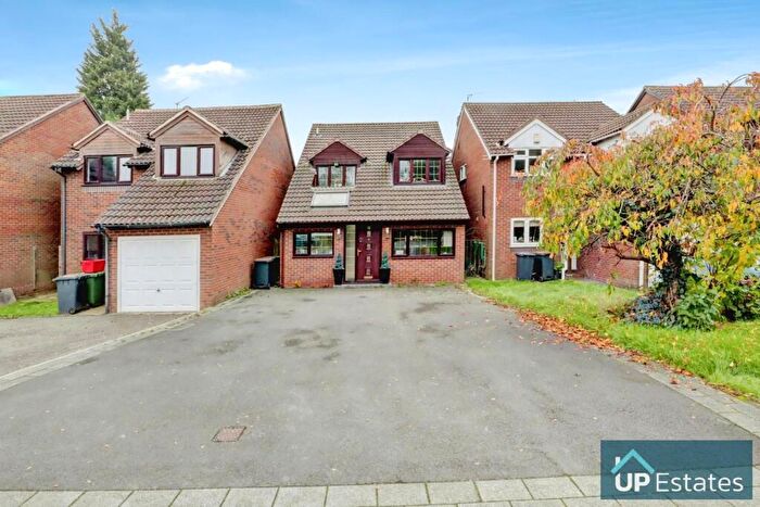4 Bedroom Detached House For Sale In Brooklea, Bedworth, CV12