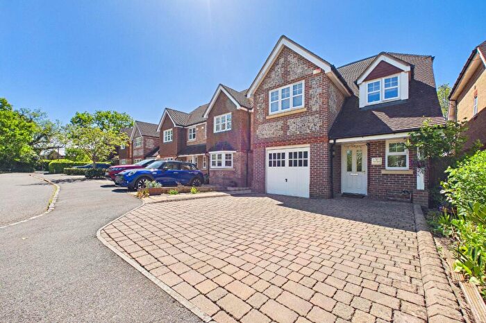 4 Bedroom Detached House For Sale In Williamson Close, Winnersh, Wokingham, Berkshire, RG41