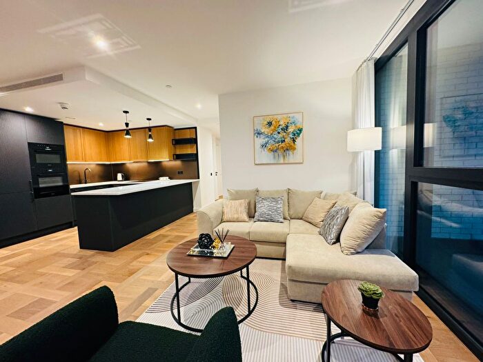 3 Bedroom Flat To Rent In Boxwood Gardens, London Dock, Wapping, London, E1W