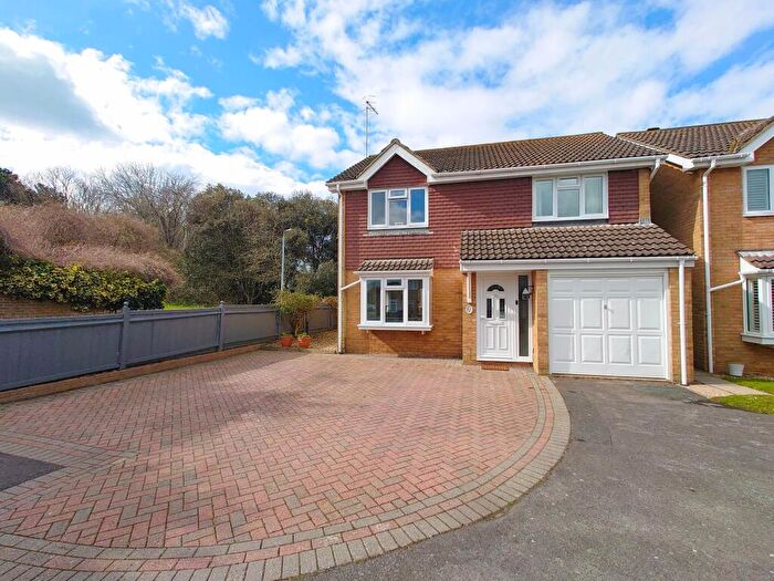 4 Bedroom Detached House For Sale In Chatsworth Park, Peacehaven, BN10