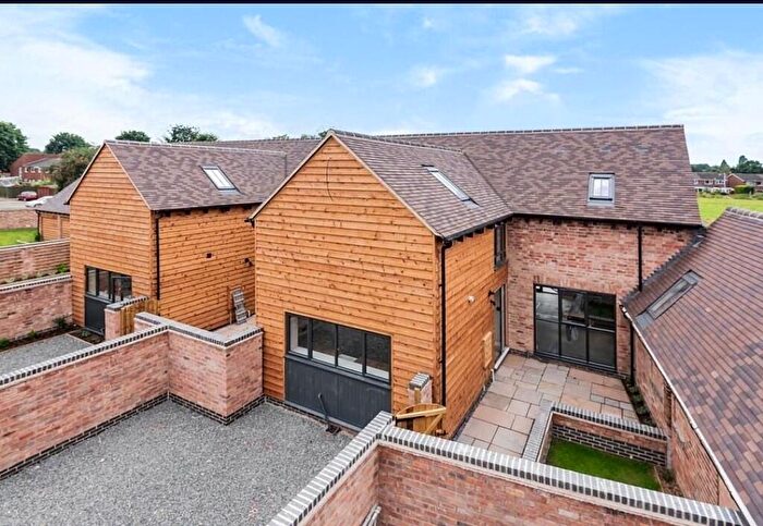 3 Bedroom Barn Conversion For Sale In Priory Road, Wolston, CV8