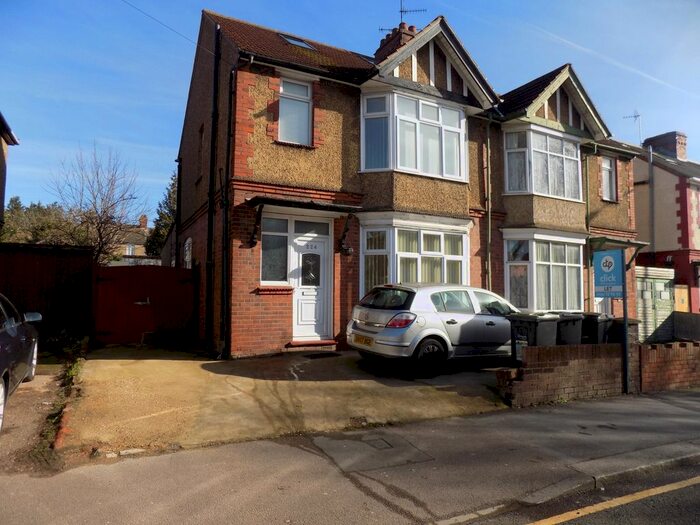 4 Bedroom Semi-Detached House To Rent In Biscot Road, Luton, Bedfordshire, LU3