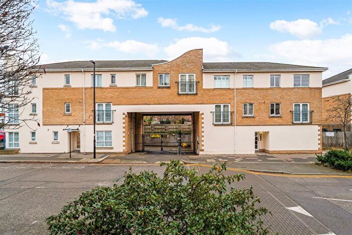 1 Bedroom Flat To Rent In Horn Lane, London, W3