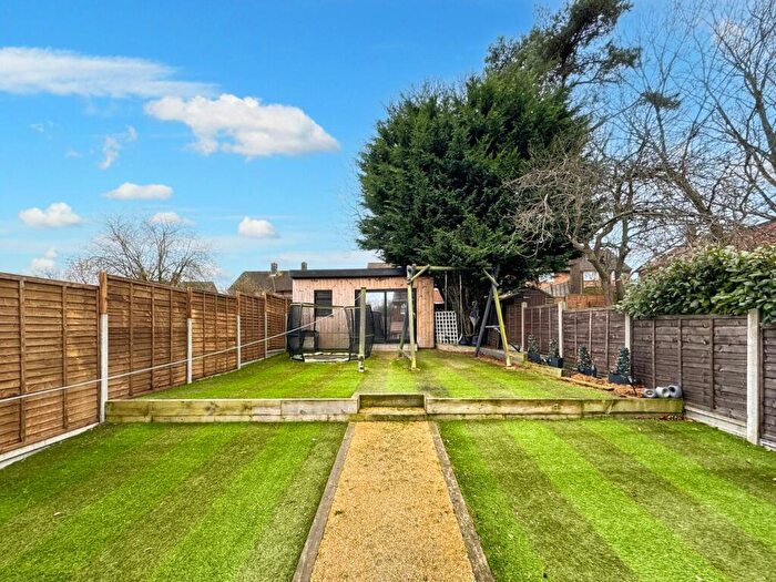 3 Bedroom End Of Terrace House For Sale In Amherst Drive, Orpington, BR5