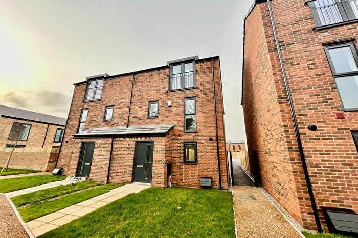 3 Bedroom Semi-Detached House To Rent In Furlong Way, Castle Irwell, M6