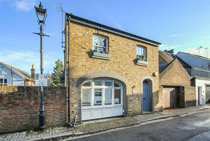 2 Bedroom Detached House To Rent In Orleans Road, St Margarets, TW1