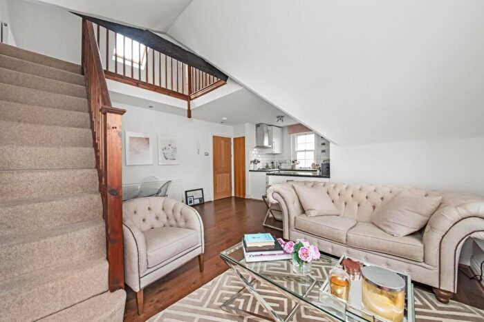 2 Bedroom Apartment To Rent In Lennard Road, Beckenham, London, BR3