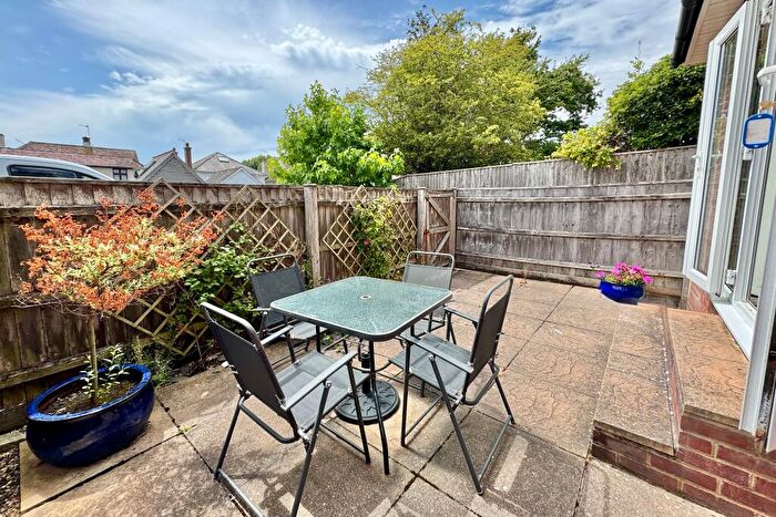 2 Bedroom Flat For Sale In Rabling Road, Swanage, BH19