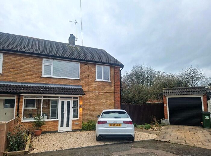 3 Bedroom Semi-Detached House For Sale In Cedar Road, Blaby, Leicester, Leicestershire, LE8