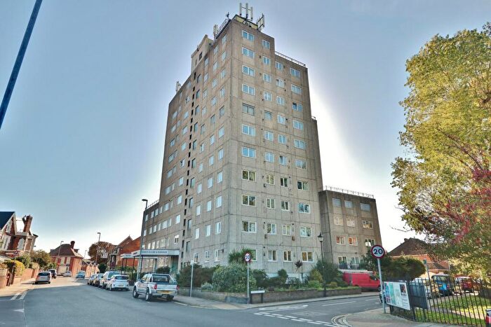 2 Bedroom Flat To Rent In Clarendon Road, Southsea Unfurnished, PO5