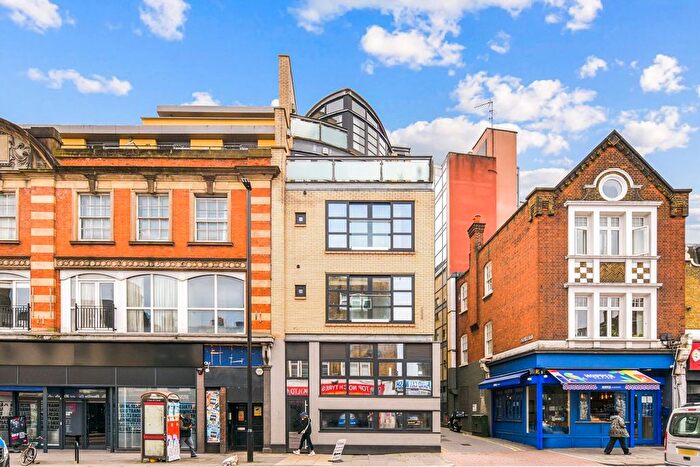 2 Bedroom Flat To Rent In Wandsworth High Street, London, SW18