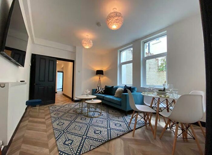 4 Bedroom Flat To Rent In Colum Road, Cardiff, CF10